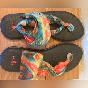 Sanuk women’s sandals